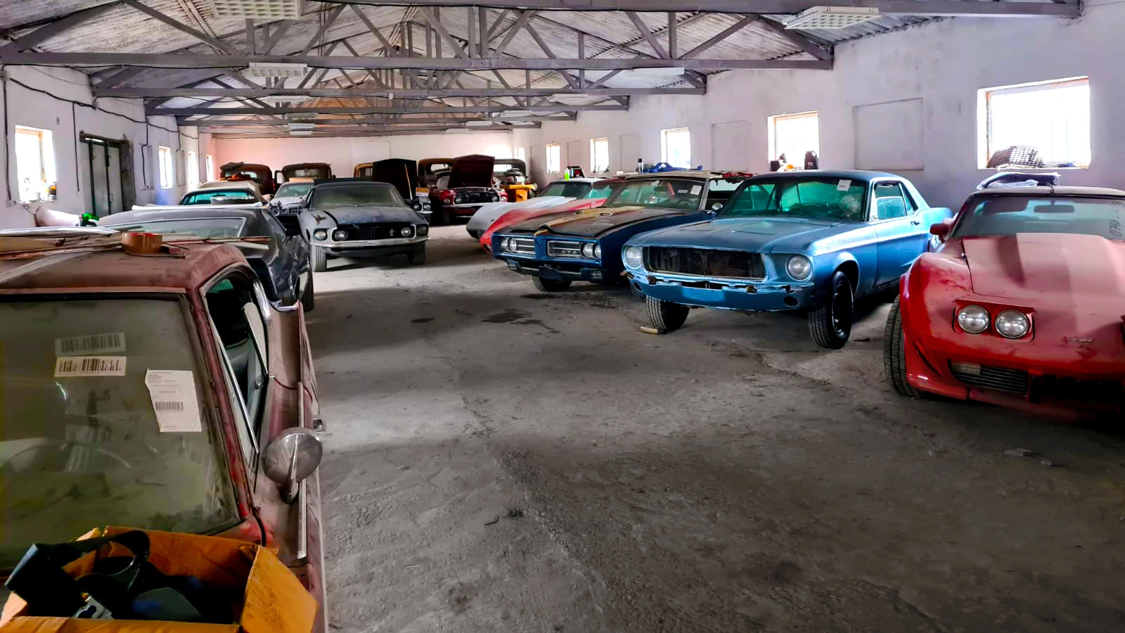 Garage with Muscle Cars
